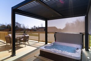 Terrace/patio - Luxurious Serenity, Grimsby (Laceby)