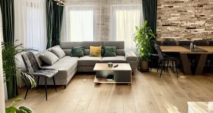 Cozy 3-bedroom house in gorgeous Holbav with AC and fireplace for relaxing stays