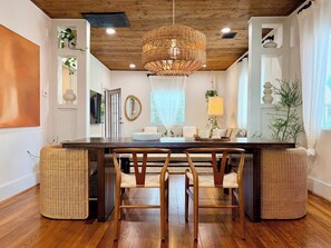 Interior - poolside villa w/hot tub, Easy World Cup Access (Houston)