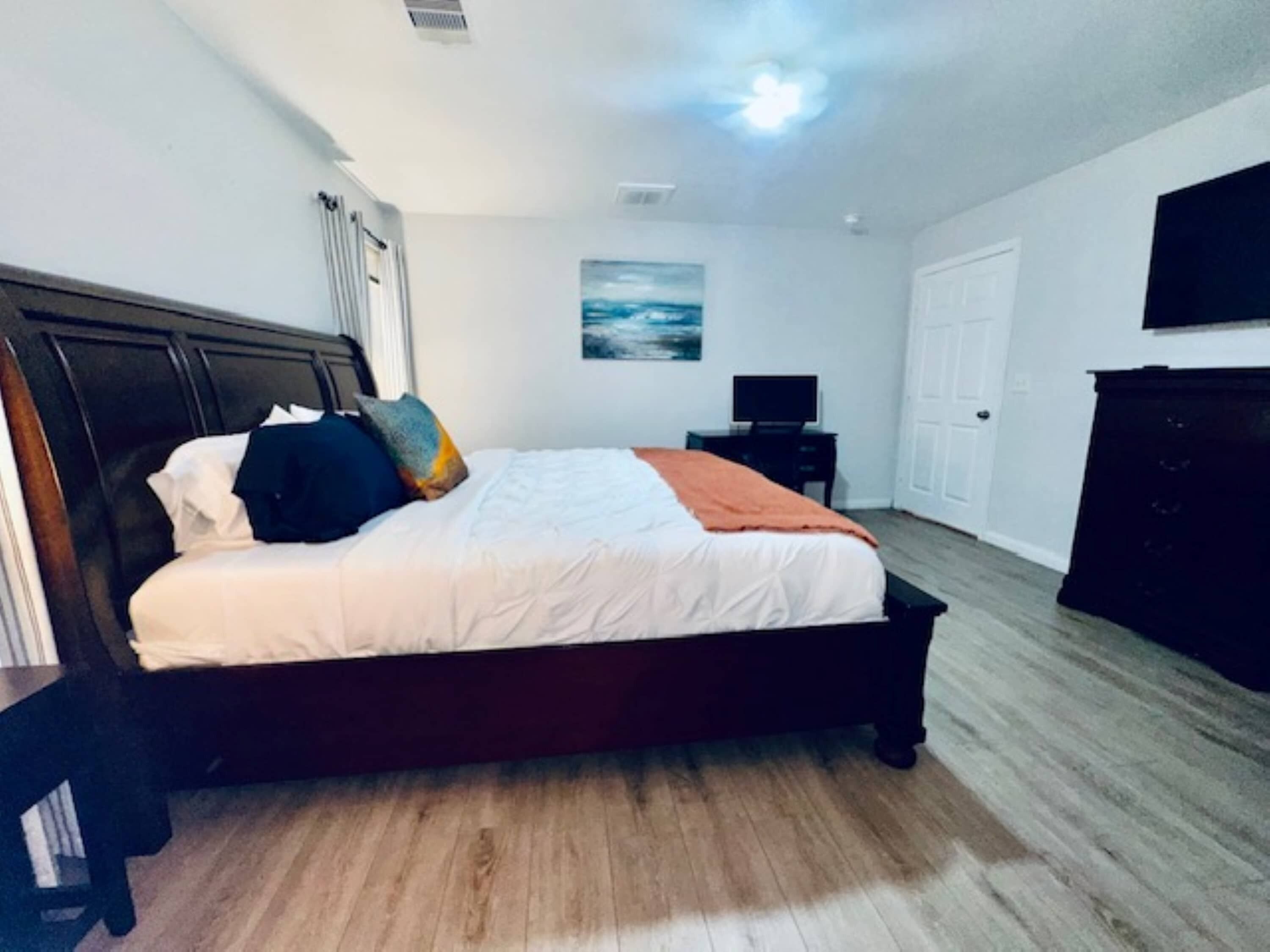 House, Multiple Beds, Patio (Pelican Pointe) | 3 bedrooms, individually decorated, individually furnished, bed sheets