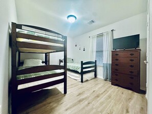 House, Multiple Beds, Patio (Pelican Pointe) | 3 bedrooms, individually decorated, individually furnished, bed sheets - Pelican Pointe Home for 10 (Port Bolivar)