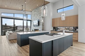 Interior - NEW! Family Friendly Ski House (Daniel)