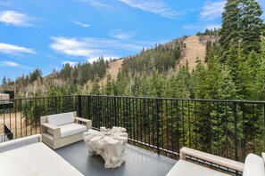 Property grounds - NEW! 3BR Ski-in/Ski-Out Deer Valley Retreat (Park City)