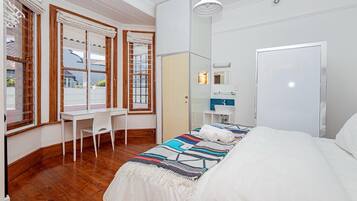 Internet, bed sheets