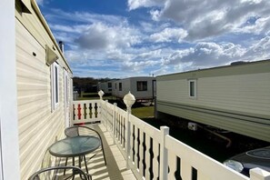 Outdoor dining - Promenade 566 (Ingoldmells)