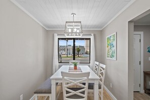 Dining - Beach Bear Townhome: Steps to Sand & Schooners, Pet Friendly, Private Yard (Panama City Beach)