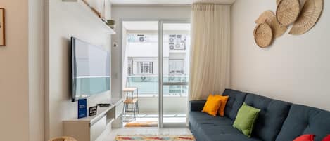 Basic Apartment | Living area