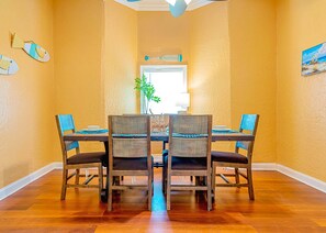 Apartment, Multiple Beds, Patio, City View (Surf + Strand Unit A) | Dining