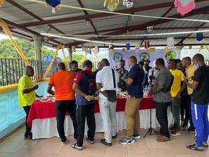 Outdoor dining - Hôtel le Papillon (Mutsamudu)