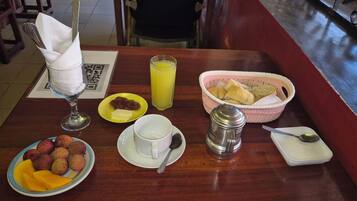 Desayuno completo incluido todos los días