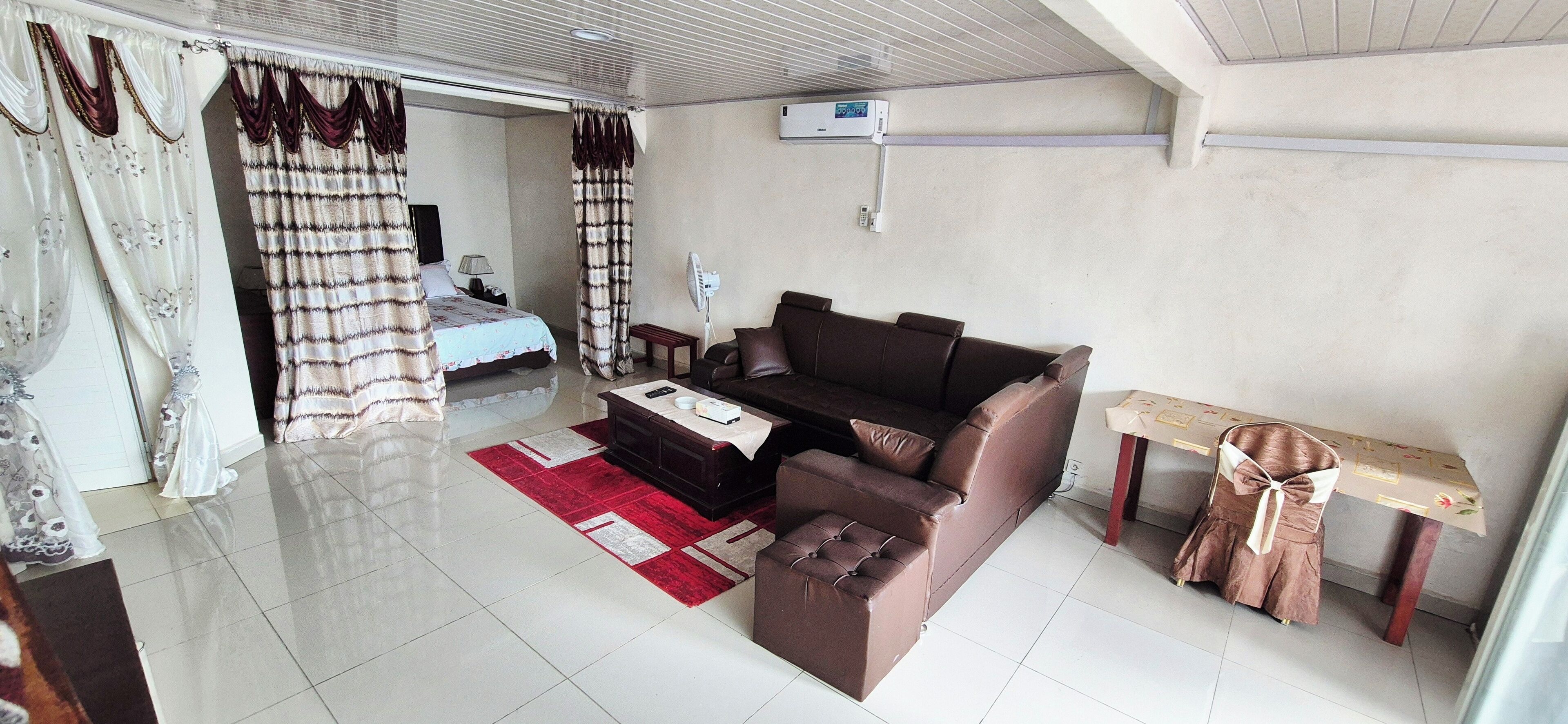 Classic Room | In-room safe, desk, free WiFi