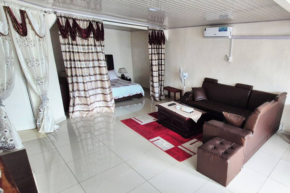 Classic Room | In-room safe, desk, free WiFi