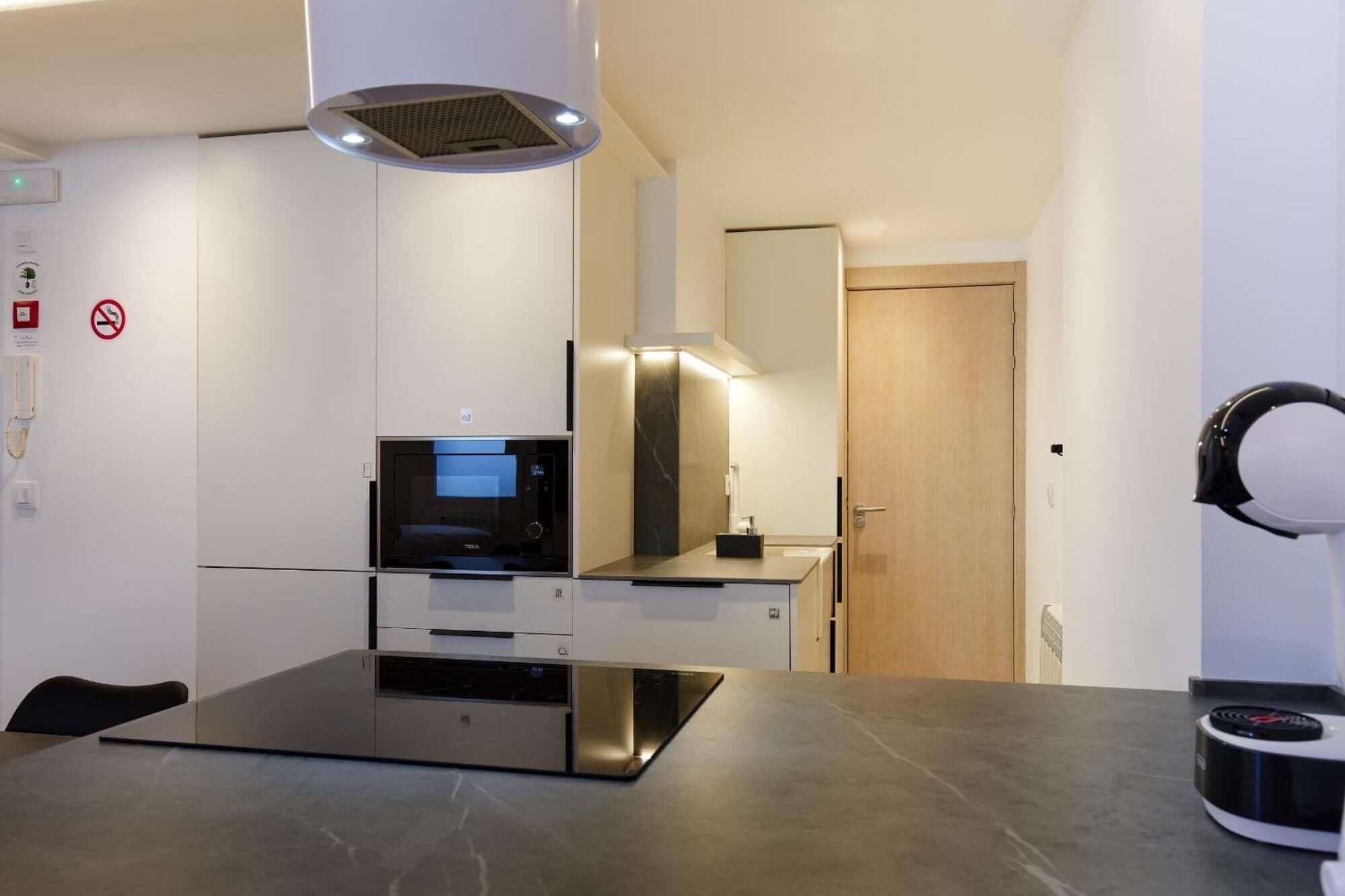 Căn hộ tiện nghi đơn giản | Bếp riêng | Tủ lạnh, lò vi sóng, lò nướng, bếp nấu 