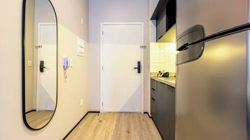 Studio Casal | Private kitchen | Fridge, microwave, stovetop, cookware/dishes/utensils