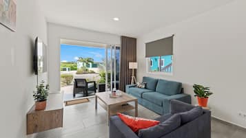 Apartment, Balcony, Park View | Living area