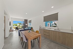 Departamento, balcón, vista al parque | Interior