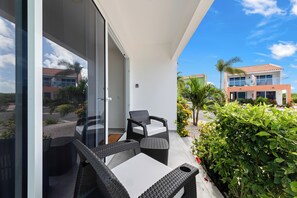 Departamento, balcón, vista al parque | Terraza o patio
