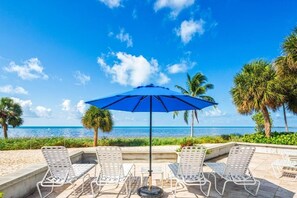 Property grounds - Atlantic Parrot | Oceanfront Condo w/ Pool (Key West)