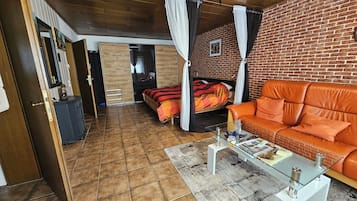 1 sovrum, strykjÀrn/strykbrÀda, wi-fi och sÀngklÀder