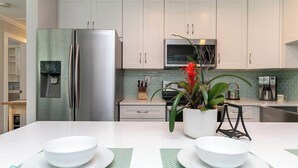 Private kitchen - 5bed I 3 bath Duplex I Marina I Airport (Fort Lauderdale)