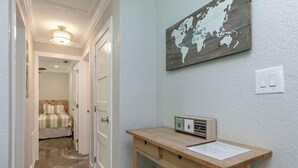 Interior - 5bed I 3 bath Duplex I Marina I Airport (Fort Lauderdale)
