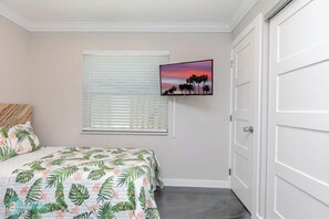 5 Schlafzimmer, Schreibtisch, Bügeleisen/Bügelbrett, kostenloses WLAN