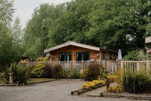 Exterior - Spitfire Lodge, Winchester (Owslebury)