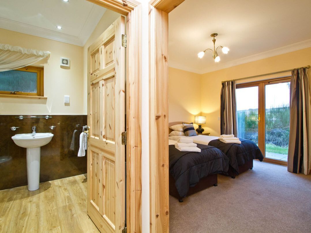 6 bedrooms