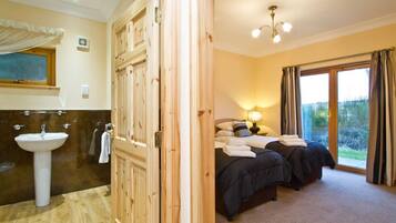 6 bedrooms