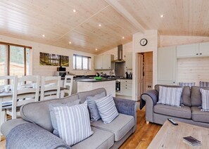 Living area - Hurricane Lodge, Winchester (Owslebury)