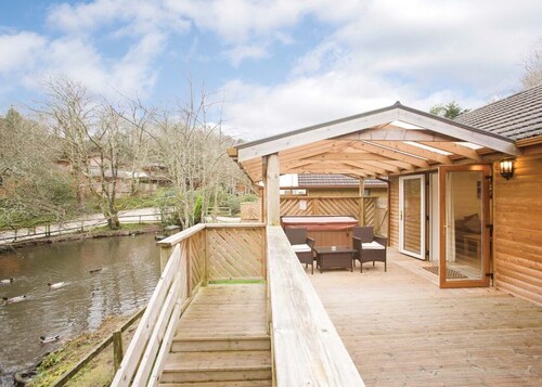 Poldark Spa Pet, Perranporth