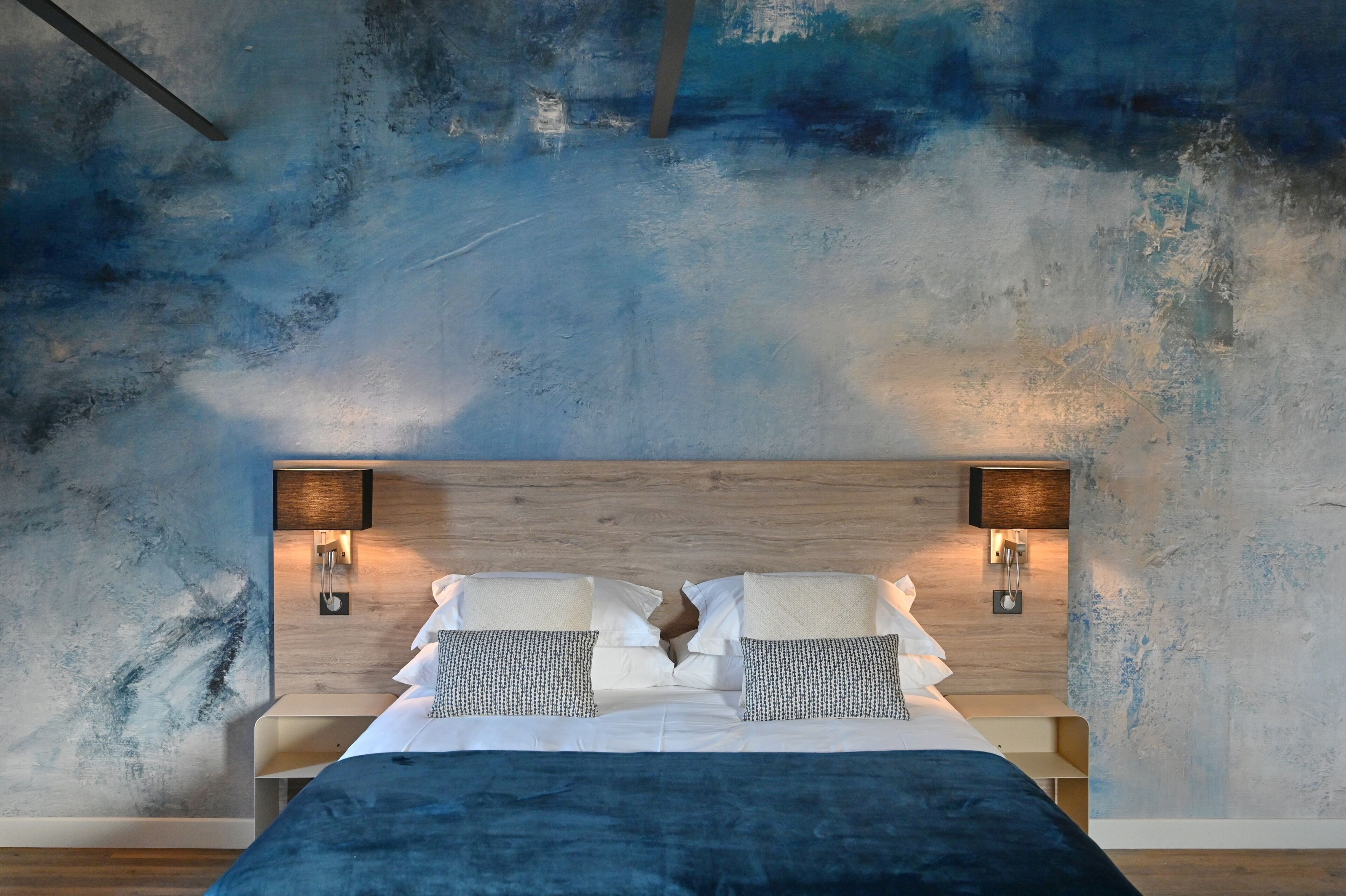 Deluxe Suite, City View | In-room safe, free WiFi