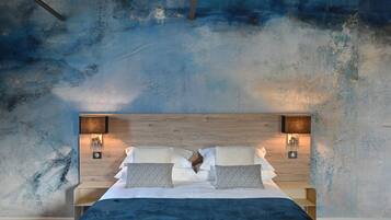 Deluxe Suite, City View | In-room safe, free WiFi