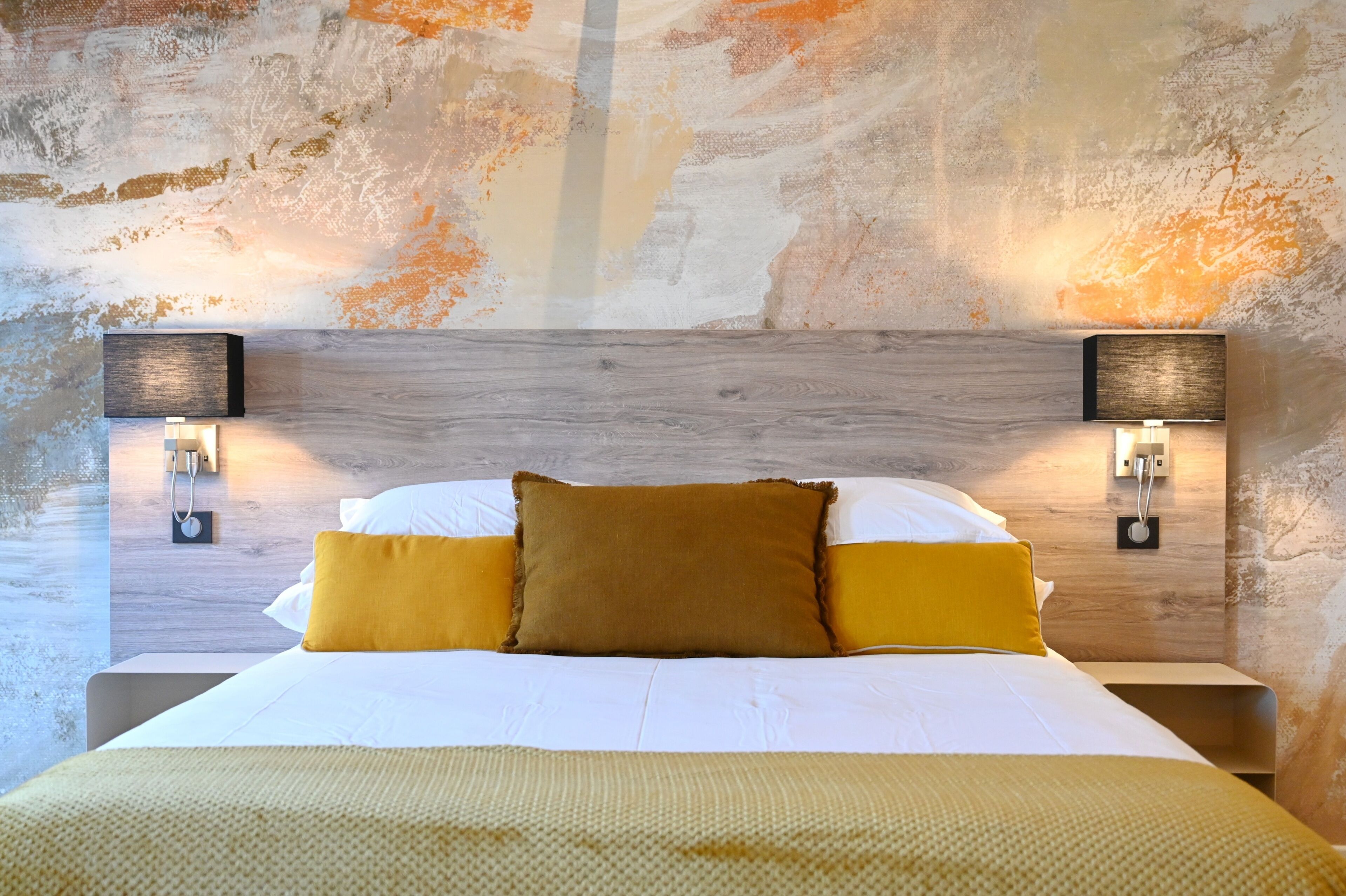 Deluxe Suite, City View | In-room safe, free WiFi