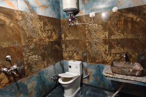 4 Bed Premium Mixed Dorm | Bathroom - Moustache Hostel Nainital (Nainital, Uttarakhand)