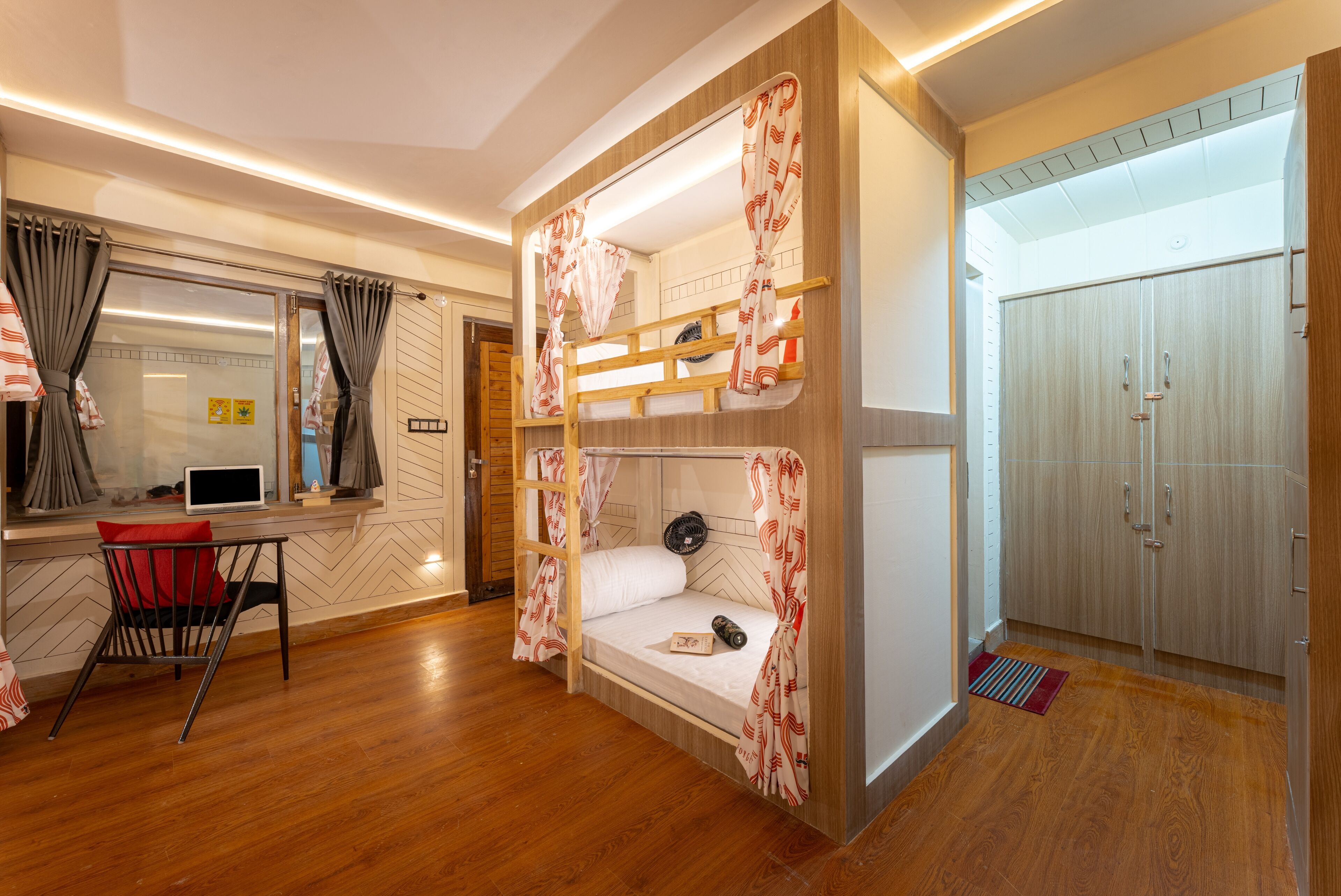 Phòng tập thể Deluxe | Truy cập Internet không dây miễn phí, bộ trải giường 