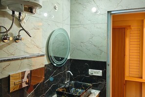 Deluxe Double Room | Bathroom | Shower, soap, shampoo, toilet paper - Moustache Hostel Nainital (Nainital, Uttarakhand)