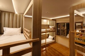 6 Bed Premium Mixed Dorm - Moustache Hostel Nainital (Nainital, Uttarakhand)