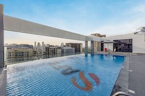Pool - Chic 2BR Haven in Prime Location / Gardenia Living (Dubai)