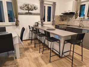 Private kitchen - Soothing 3-bedroom villa with AC in charming Đurinići (Đurinići)