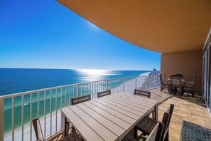 Outdoor dining - Phoenix Orange Beach 1802 Relax in Style (Orange Beach)