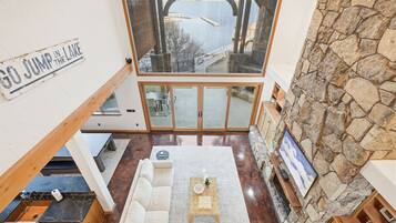 Smart TV, fireplace, table tennis