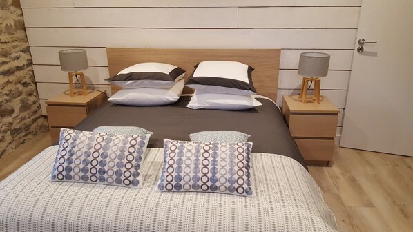 1 habitación, wifi y ropa de cama