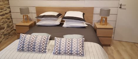 1 bedroom, WiFi, bed sheets