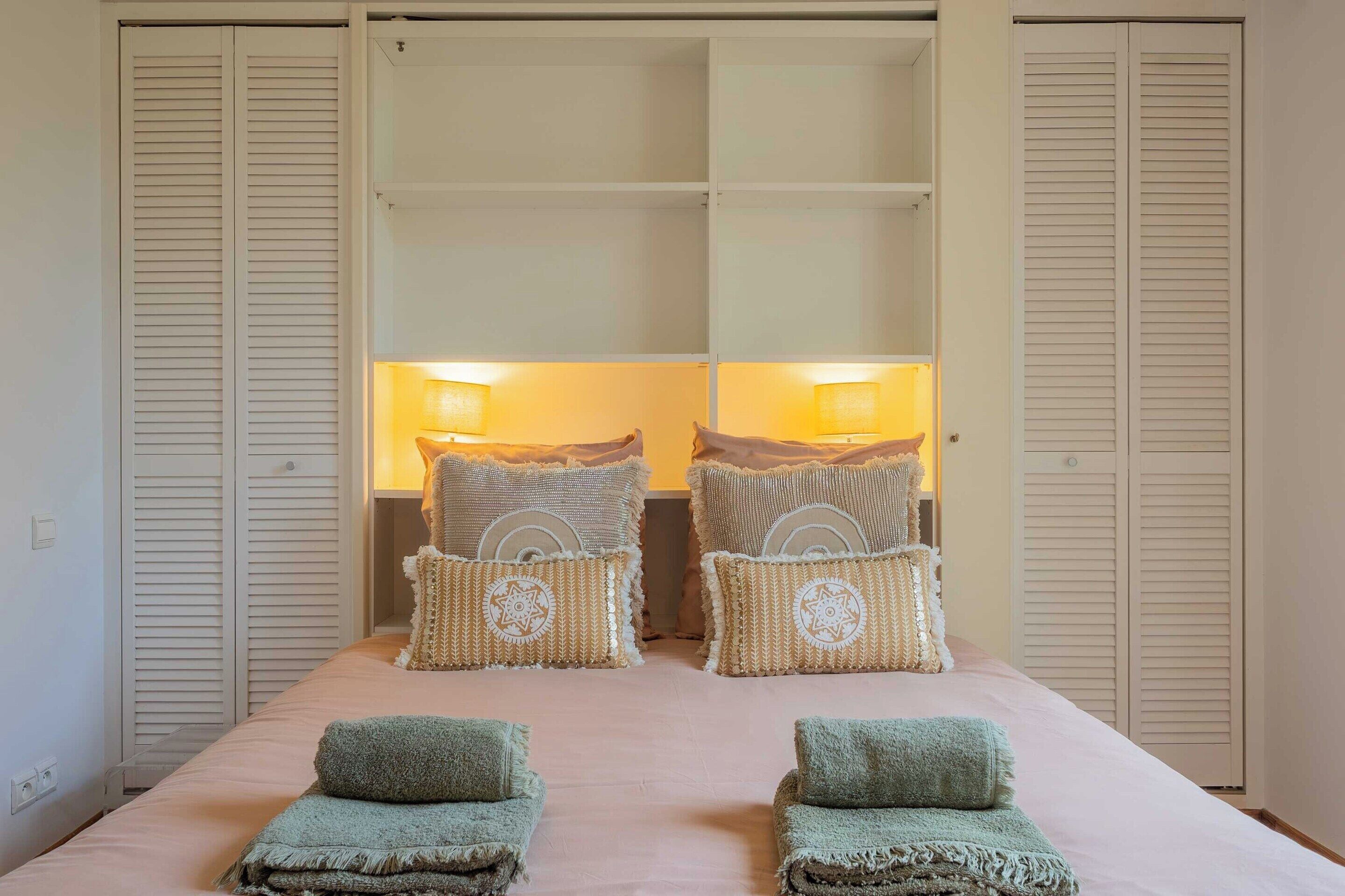 Căn hộ | 4 phòng ngủ, bộ trải giường 