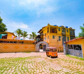 Exterior - Comfort double room on the ground floor - Hôtel de charme avec piscine à Nosy Be (Ambaro)