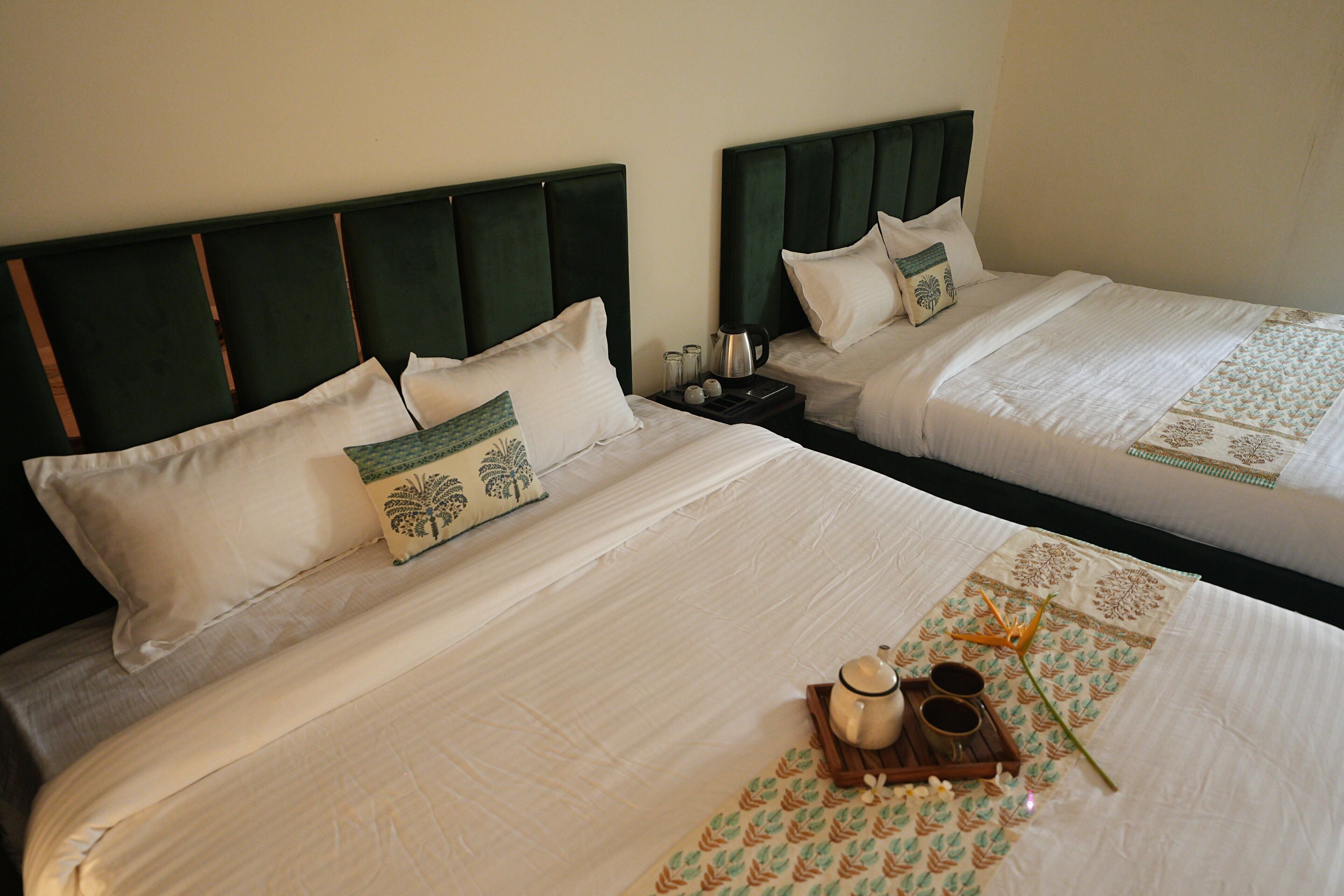 Deluxe Double Room, Garden View | In-room safe, iron/ironing board