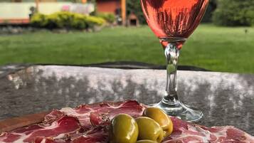 Alimentos y bebidas