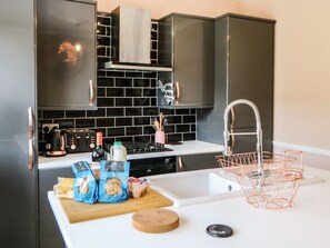 Dishwasher, cookware/dishes/utensils - The Smithy (Barnard Castle)