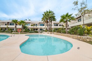 Pool - Amalia Garden Groundfloor Retreat, a footstep from beach and sea, By OYOOSTAYS (Torrevieja)